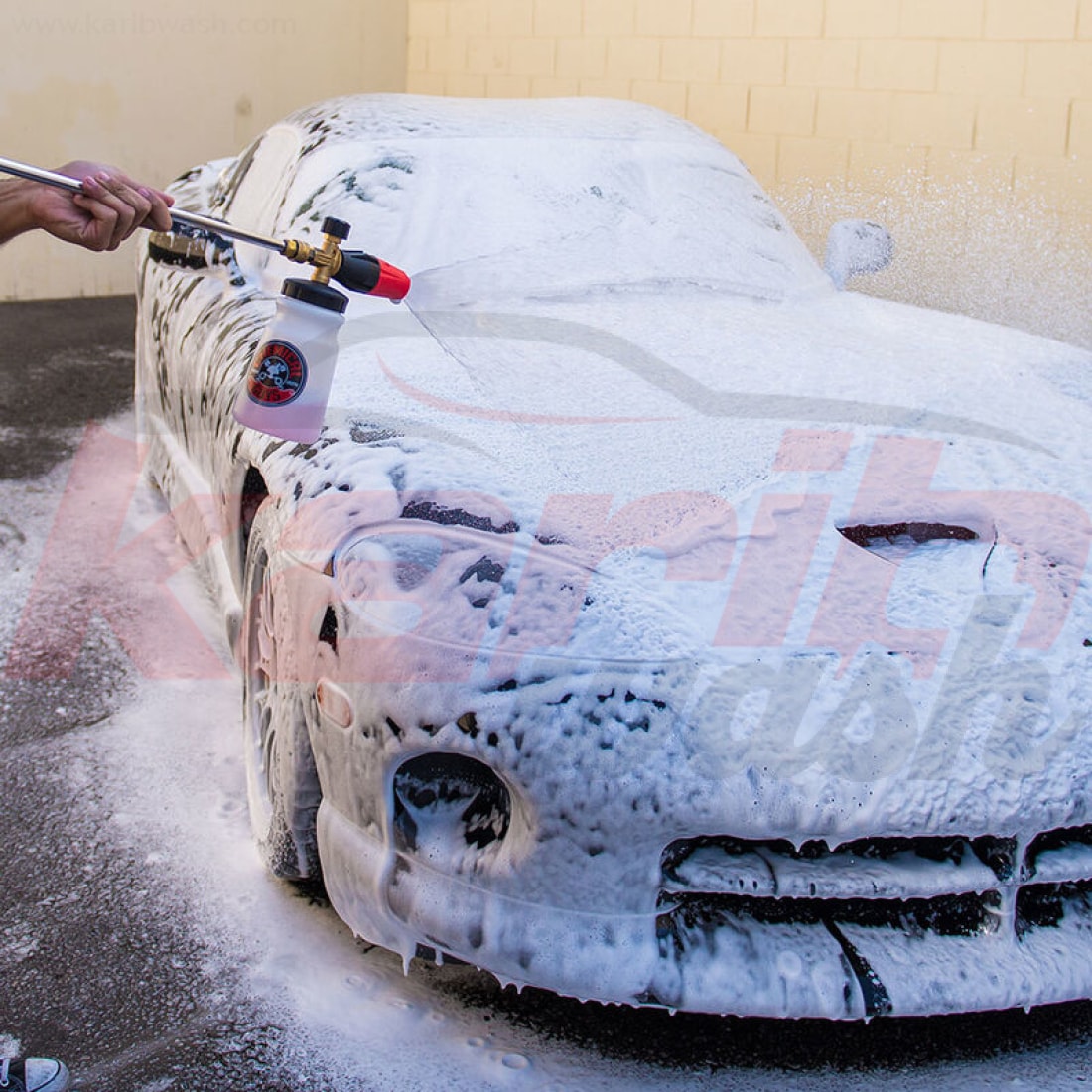 Black Light Hybrid Radiant Finish Car Wash Soap And Superior Surface Cleanser - CHEMICAL GUYS - KARIBWASH